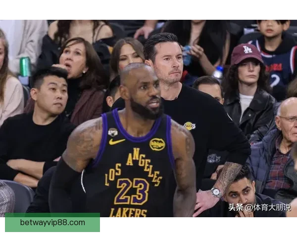 NBA劲敌崛起高薪股权吸引球星詹姆斯副手也参与加盟计划